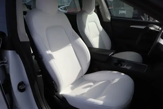 2022 Tesla Model 3 - Photo 13