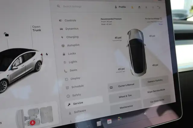 2022 Tesla Model 3 - Photo 18