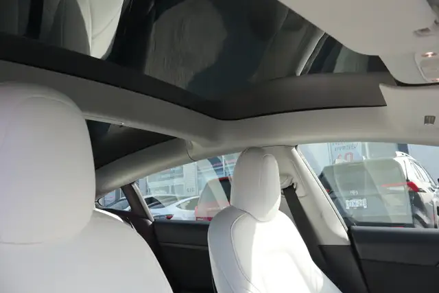 2022 Tesla Model 3 - Photo 23