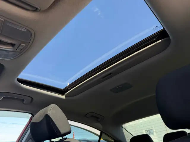 2017 Hyundai Elantra 4dr Sdn Auto GLS - Photo 13