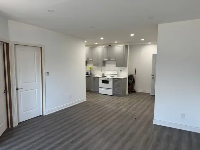 TOP FLOOR – FULLY RENOVATED 2 BEDROOM APARTMENT | KING & SHERMAN - Photo 4