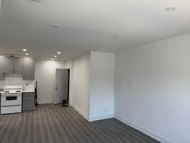 TOP FLOOR – FULLY RENOVATED 2 BEDROOM APARTMENT | KING & SHERMAN - Photo 5