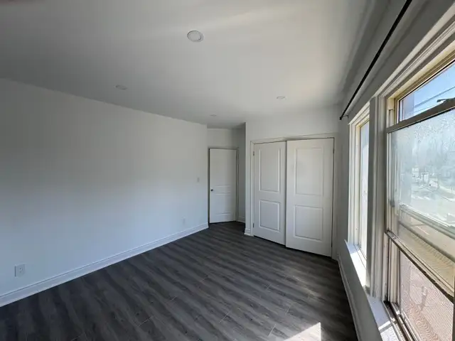 TOP FLOOR – FULLY RENOVATED 2 BEDROOM APARTMENT | KING & SHERMAN - Photo 8