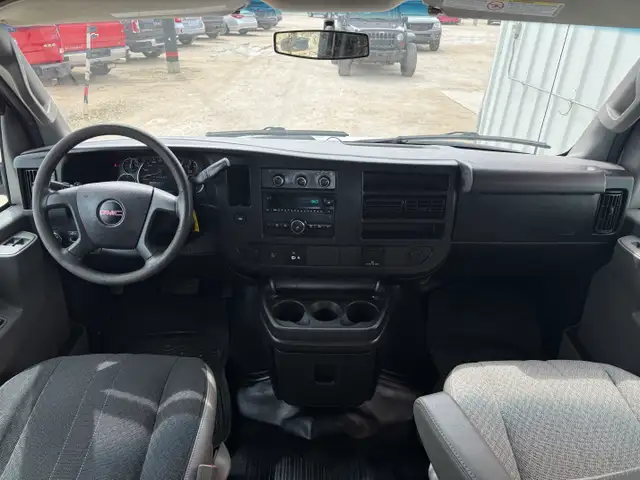 2017 GMC Savana G2500 Cargo - Photo 10