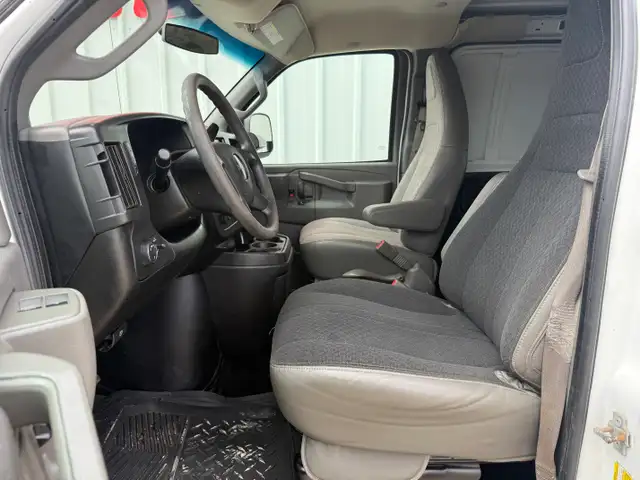 2017 GMC Savana G2500 Cargo - Photo 11