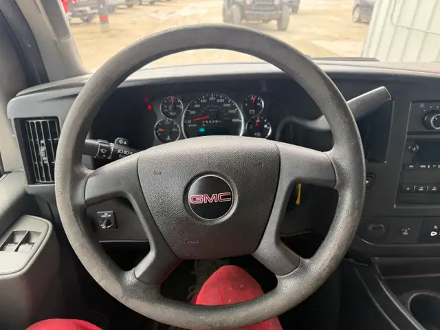 2017 GMC Savana G2500 Cargo - Photo 12