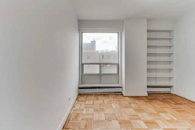 Oriole Apartments - 1 Bedroom   Den available at 1 Oriole Road , - Photo 9