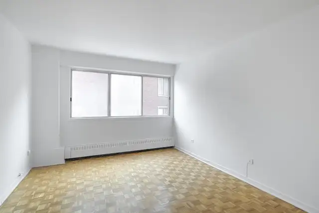 Cote-des-Neiges Apartments - Bachelor available at 4760 Chemin d - Photo 9