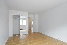 Cote-des-Neiges Apartments - Bachelor available at 4760 Chemin d - Photo 10
