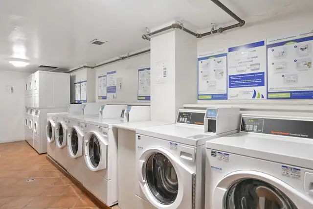 Cote-des-Neiges Apartments - Bachelor available at 4760 Chemin d - Photo 13