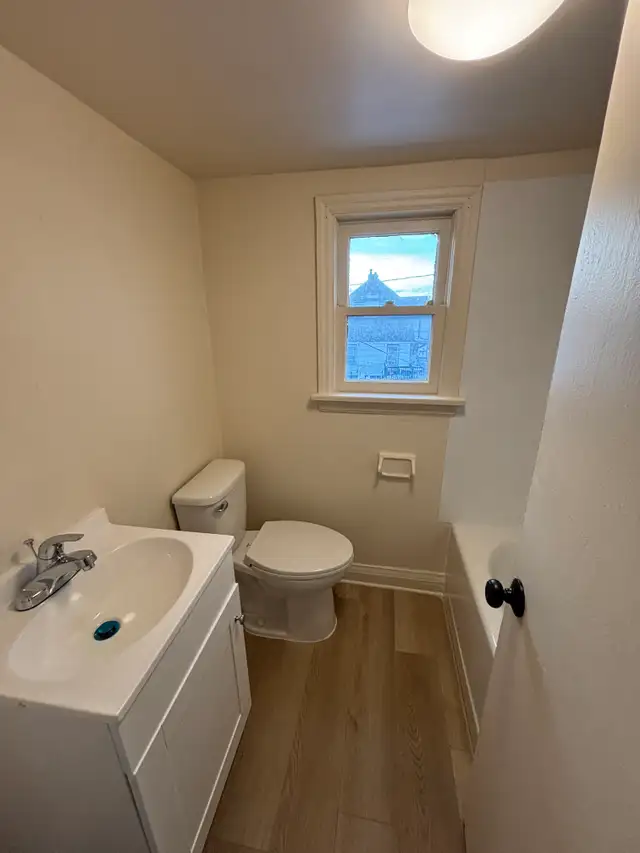 1 Bedroom Minutes to Port Dalhousie! - Photo 11