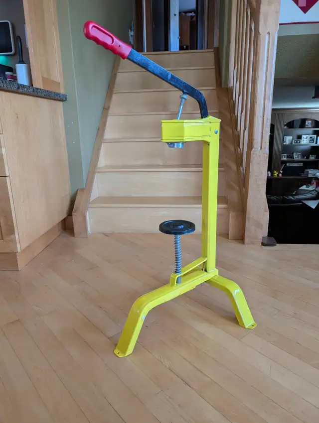 Bright Yellow Portuguese Floor Wine Bottle Corker - Photo 2