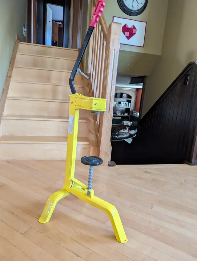 Bright Yellow Portuguese Floor Wine Bottle Corker - Photo 4
