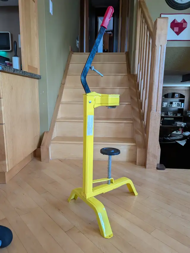 Bright Yellow Portuguese Floor Wine Bottle Corker - Photo 6