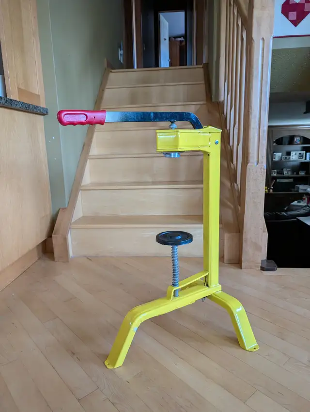 Bright Yellow Portuguese Floor Wine Bottle Corker - Photo 7