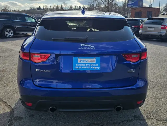 This Sport Utility Vehicle (SUV)/Multi-Purpose Vehicle (MPV) pow - Photo 5