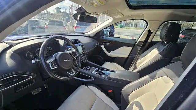 This Sport Utility Vehicle (SUV)/Multi-Purpose Vehicle (MPV) pow - Photo 12