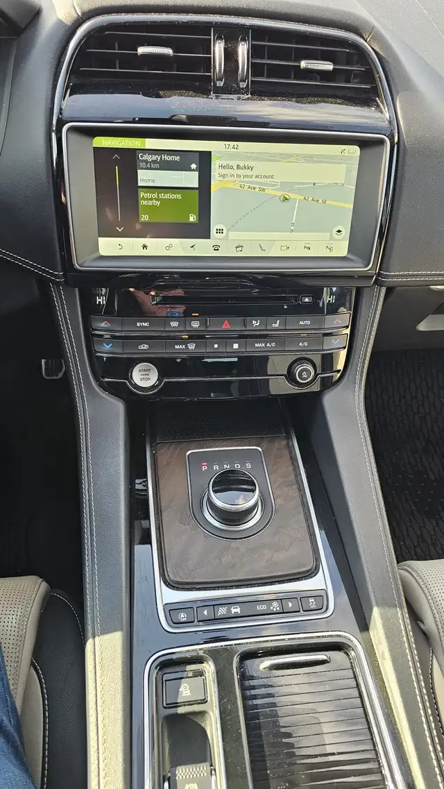 This Sport Utility Vehicle (SUV)/Multi-Purpose Vehicle (MPV) pow - Photo 18