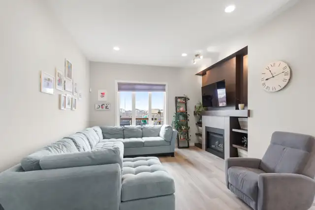 OH! 1500  sqft 4bdrm bungalow w/ 22x22 dbl att garage! - Photo 2