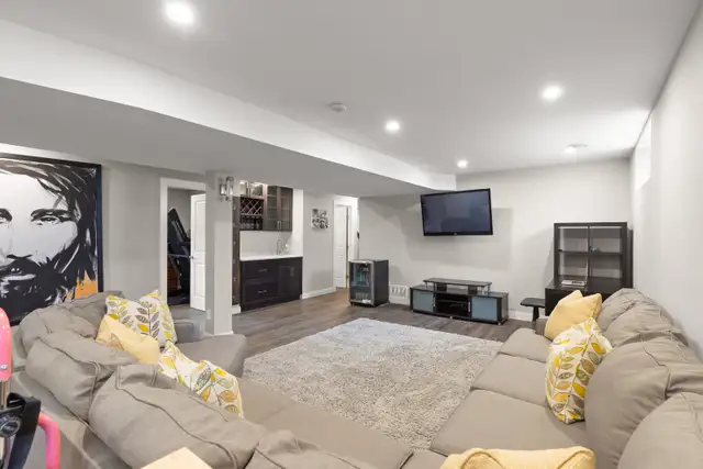 OH! 1500  sqft 4bdrm bungalow w/ 22x22 dbl att garage! - Photo 8