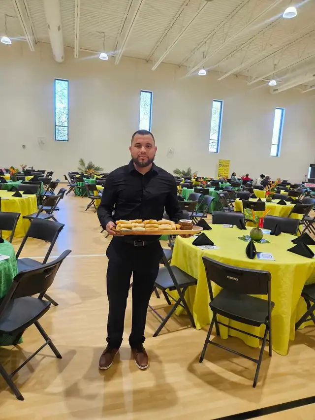 Last Minute event staff Catering• Bartender•Waitstaff •Party Hel - Photo 4