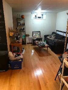 Live on the Glebe avenues - July or June 1 - 2 bed bsmt - Photo 2