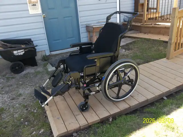 Power Plus Mobility Wheel Chair Private Sale Model # S T P 46605 - Photo 2