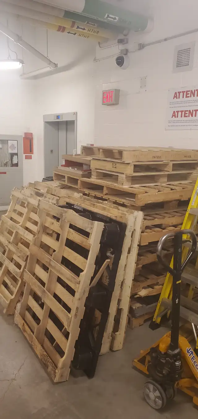 FREE PALLETS! FIRST COME, FIRST SERVED - Photo 3