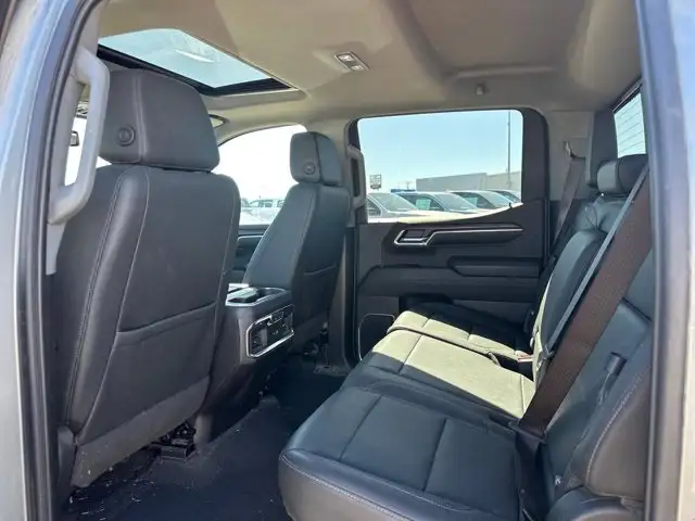 2024 GMC Sierra 1500 SLT - Photo 5