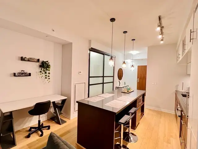 Furnished 2BD 2BA condo downtown Toronto / September 1st - Photo 2