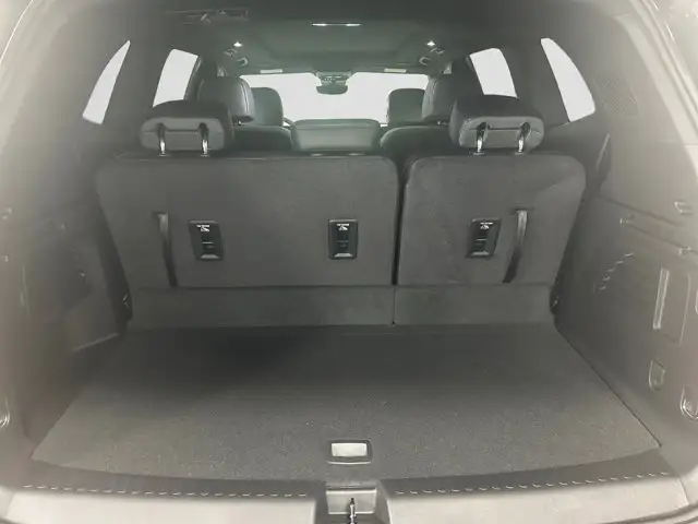 2026 GMC Acadia AT4 AWD - Photo 10