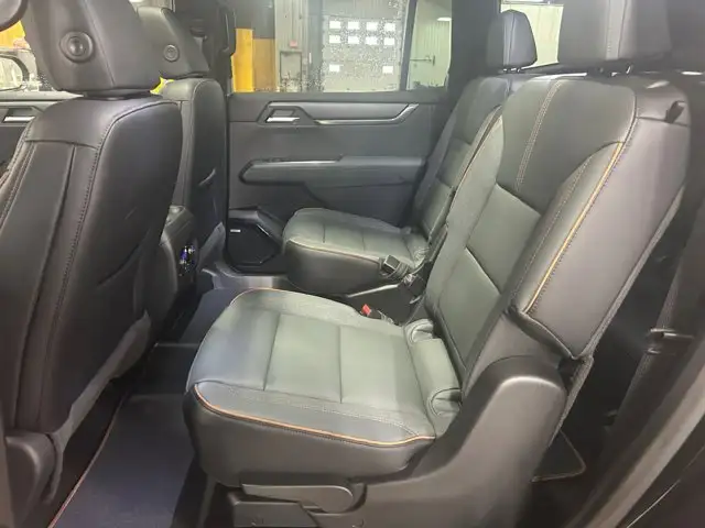 2026 GMC Acadia AT4 AWD - Photo 19