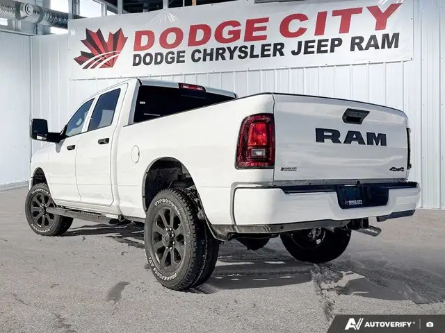 2026 Ram 2500 Black Express | 6.4L V8 Hemi | GPS Navigation - Photo 4