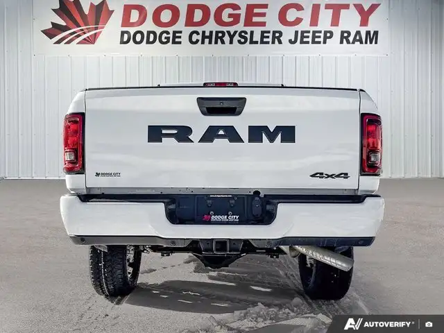 2026 Ram 2500 Black Express | 6.4L V8 Hemi | GPS Navigation - Photo 5