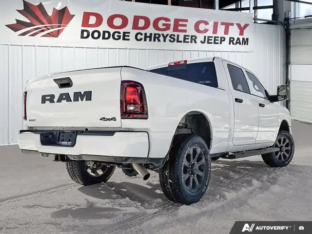 2026 Ram 2500 Black Express | 6.4L V8 Hemi | GPS Navigation - Photo 6