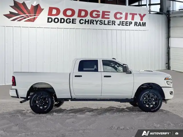 2026 Ram 2500 Black Express | 6.4L V8 Hemi | GPS Navigation - Photo 7