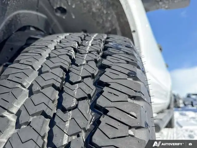 2026 Ram 2500 Black Express | 6.4L V8 Hemi | GPS Navigation - Photo 11