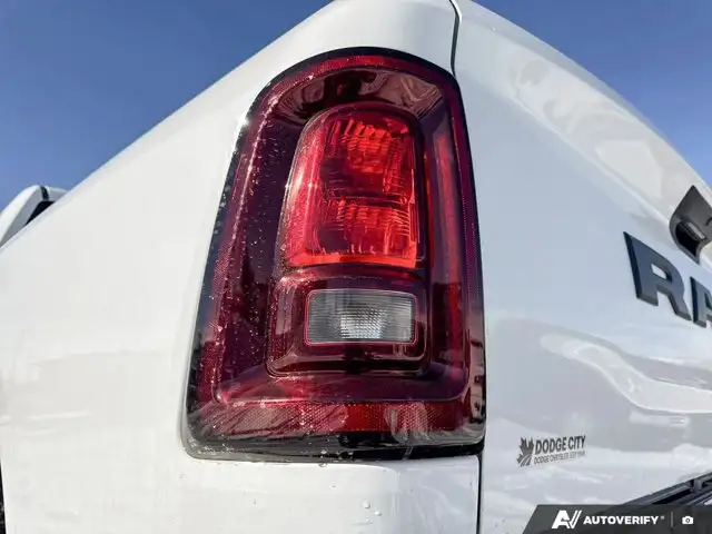 2026 Ram 2500 Black Express | 6.4L V8 Hemi | GPS Navigation - Photo 15