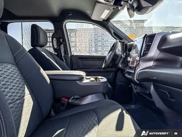2026 Ram 2500 Black Express | 6.4L V8 Hemi | GPS Navigation - Photo 26