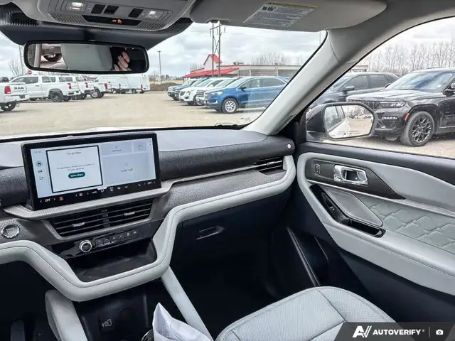 2026 Ford Explorer Platinum - Photo 11