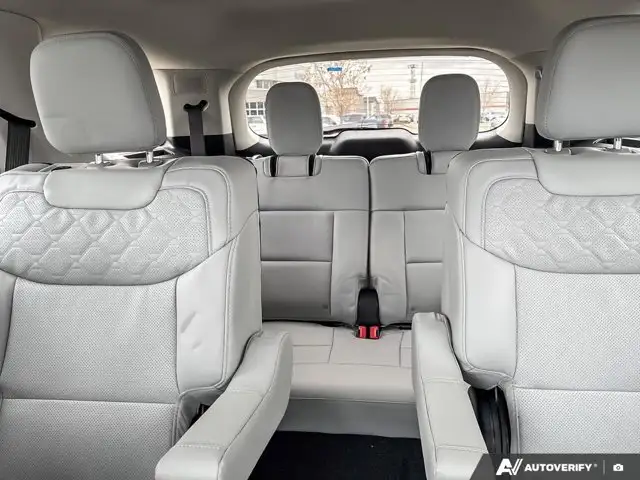 2026 Ford Explorer Platinum - Photo 13
