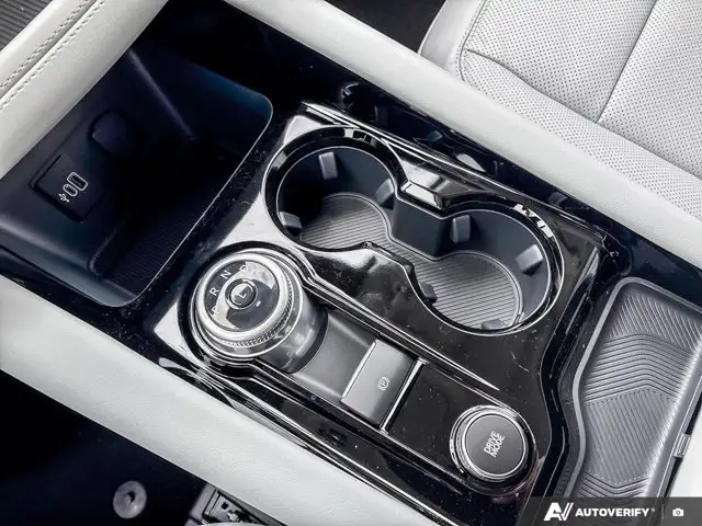 2026 Ford Explorer Platinum - Photo 17