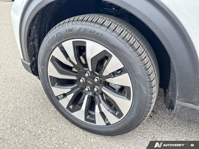 2026 Ford Explorer Platinum - Photo 18