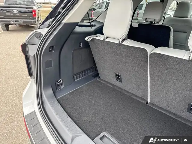 2026 Ford Explorer Platinum - Photo 34