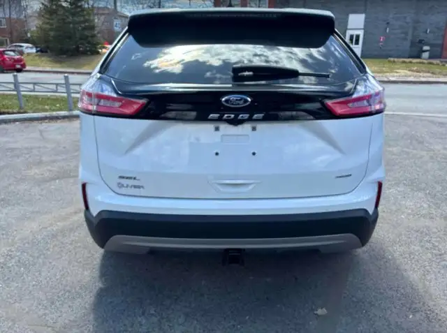 2024 Ford Edge SEL | AWD | LOW KMS! | Heated Seats/Wheel | Tow - Photo 3