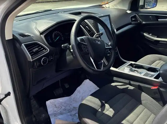 2024 Ford Edge SEL | AWD | LOW KMS! | Heated Seats/Wheel | Tow - Photo 5