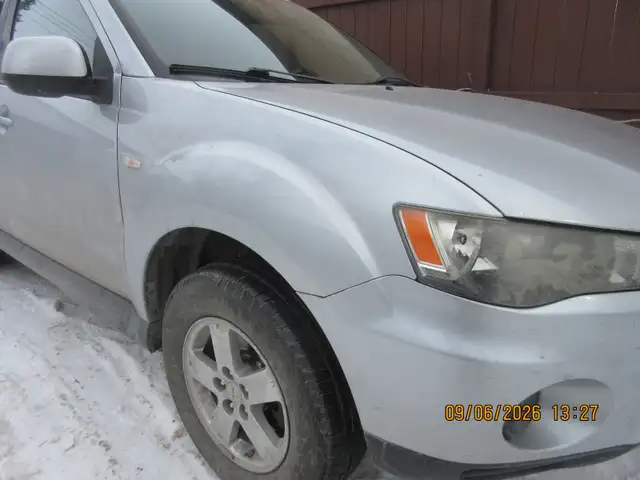 2011 Mitsubishi Outlander ES SAFTIED! - Photo 5