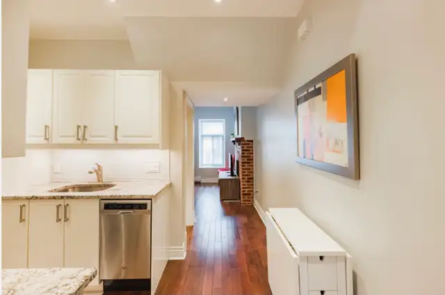 Beautiful Furnished 3 bedroom Townhouse - Photo 5