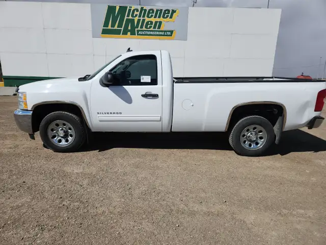 2012 Chevrolet Silverado 1500 - Photo 2