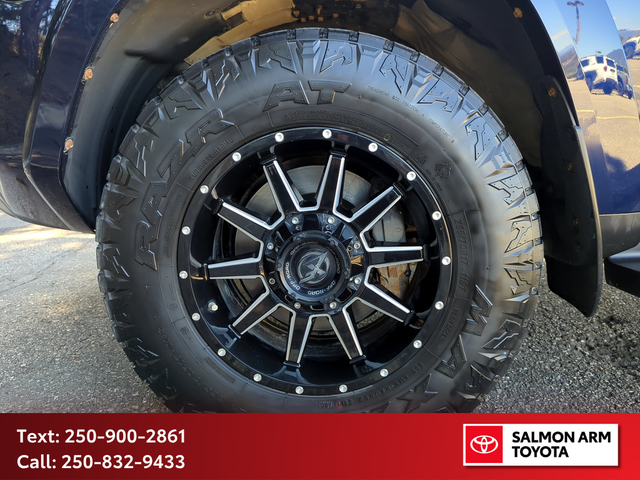 2021 Toyota 4Runner 4x4, CERTIFIED, NEW FRONT AND REAR BRAKES... - Photo 6